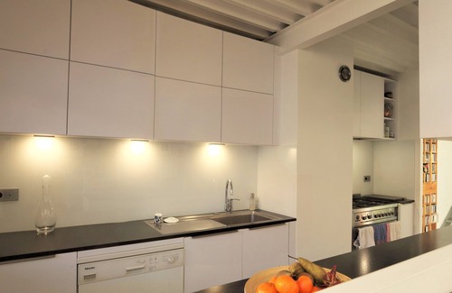 Amerique House | Bright architect-designed house, 10 minutes from the center of Paris,(sleeps 6)