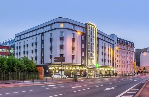 Suresnes Hotel | Campanile Paris Ouest - Pont de Suresnes