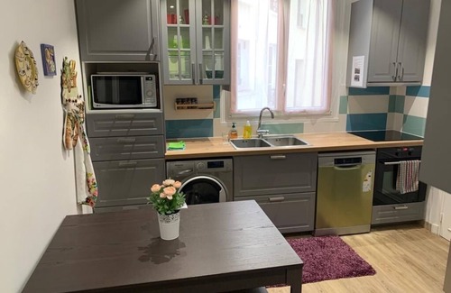 Chaillot Apartment | Champs Elysees Arc De Triomphe Exquisite 4 Bedroom Apartment