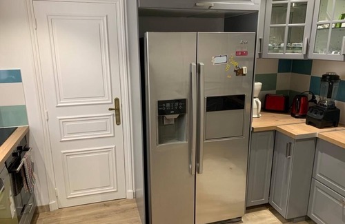 Chaillot Apartment | Champs Elysees Arc De Triomphe Exquisite 4 Bedroom Apartment