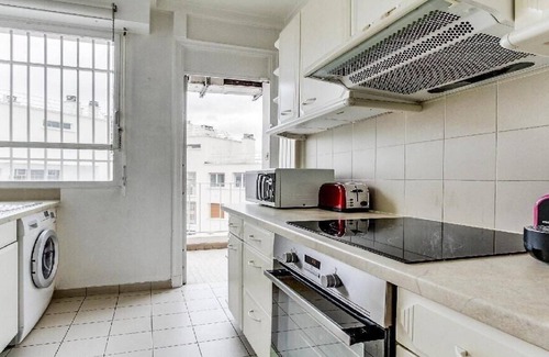 Champs-Elysees Apartment | CHAMPS ELYSEES AVE GEORGE V WITH VIEWS OVER THE CITY