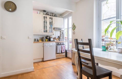 Quartier de la Folie-Mericourt Apartment | Charming flat in Paris, ideal for tourism or business trip