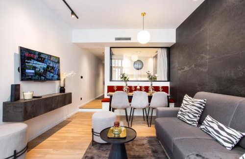 Latin Apartment | CMG Jacques /Pantheon
