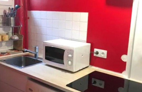 Combat Apartment | Cozy 1 Bedroom Apartment in Belleville