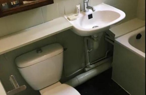 Combat Apartment | Cozy 1 Bedroom Apartment in Belleville