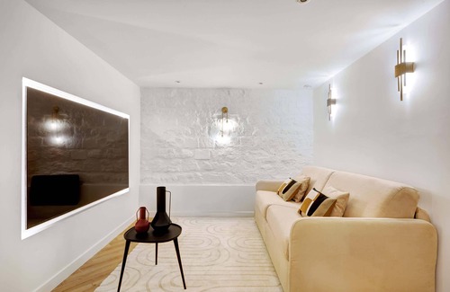 Charonne Apartment | Duplex de Luxe avec billard et baignoire