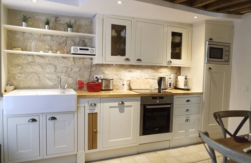 Quartier de la Place-Vendome Apartment | Ecrin Robespierre - Cosy & Romantic apartment with A/C in historical property