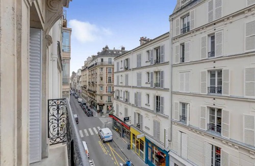 Chaillot Apartment | Exceptional 3 bedroom few minutes walk from Champs Élysées