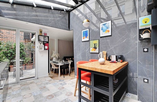 Quartier Sainte-Avoye Apartment | Explore Le Marais with its cobblestone streets, art galleries & charming squares