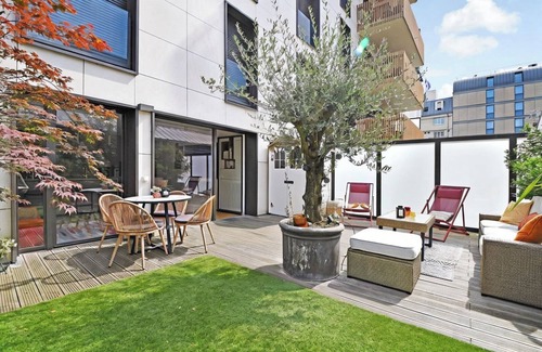 Clichy Apartment | Giulia Prestige, apartment with Terrace Luxury & Comfort at the gates of Paris