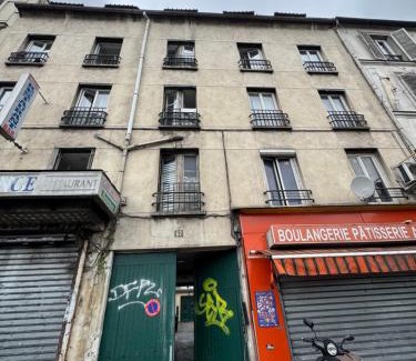 Saint-Denis Hostel | Hostel Wilson