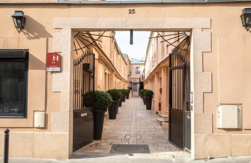 Quartier Saint-Ambroise Apartment | Hotel De L'Horloge