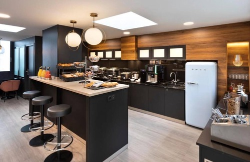 16th Arrondissement Apartment | In The Heart Of Trocadero Studio With Aircon