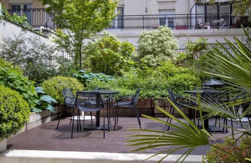 16th Arrondissement Apartment | In The Heart Of Trocadero Studio With Aircon