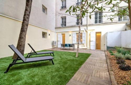 15th Arrondissement Apartment | Jardin - Jacuzzi - chambres en suite