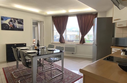 Faubourg-du-Roule Apartment | L'appartement des Champs Elysées