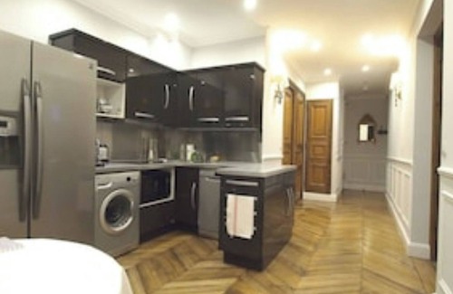 Saint-Merri Apartment | Lafayette 75 M2