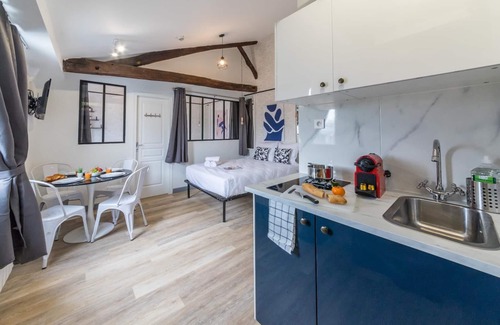 9th Arrondissement Apartment | Lafayette - Saint-Lazare 66: cosy apartment for 4