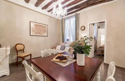 3rd Arrondissement Apartment | Le Jardin Du Marais