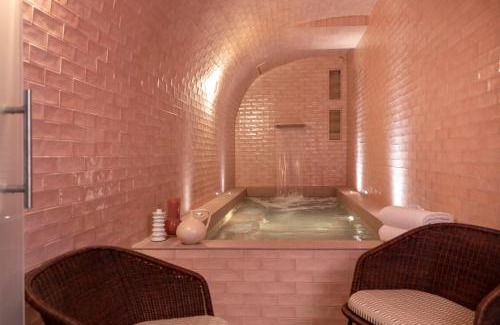 Quartier de la Folie-Mericourt Hotel | Le Petit Oberkampf Hotel & Spa