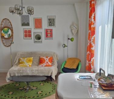 Esbly Apartment | Le vintage, 10 min de Disneyland, 30 min de Paris - 50 m gare- 30 min CDG aéroport