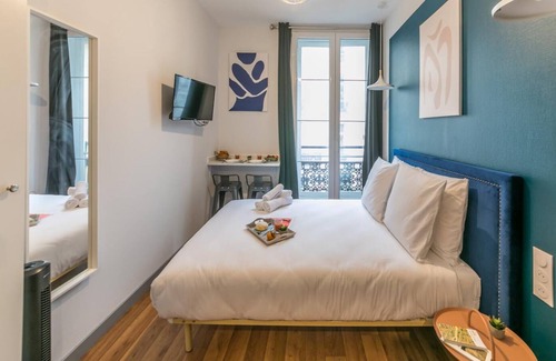 Palais-Royal Apartment | Louvre - Richelieu: cosy flat for 2