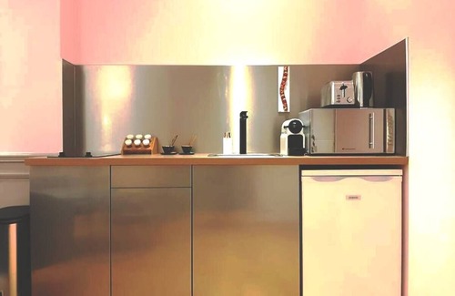 Quartier de la Folie-Mericourt Apartment | LUXURY FLAAT IN PARIS