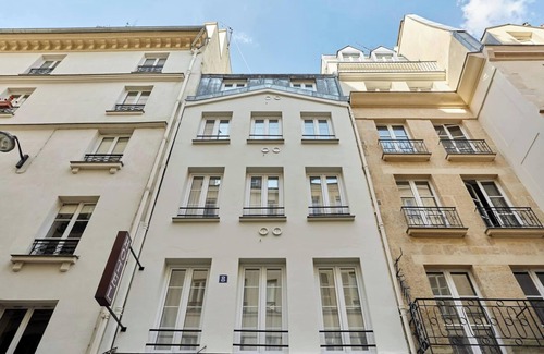 Paris City Center Apartment | Magnificent and new studio Louvre - Palais Royal