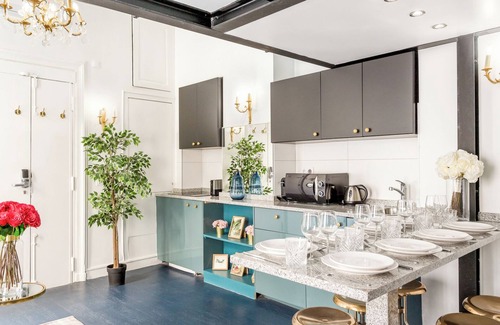 Les Halles Apartment | Merveil - Luxury Suite - Louvre - Aboukir II