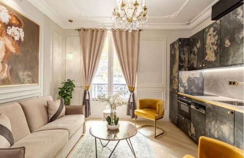 Quartier Sainte-Avoye Apartment | Merveil - Luxury Suite - Louvre - Ours II