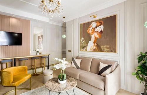 Quartier Sainte-Avoye Apartment | Merveil - Luxury Suite - Louvre - Ours II