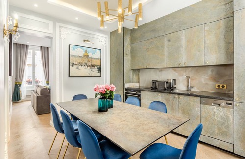 Paris City Center Apartment | Merveil - Signature Suite - Louvre - Victoria