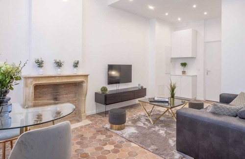 Quartier Sainte-Avoye Apartment | Montmorency II - One Bedroom Apartment, Sleeps 4