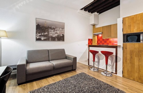 Quartier du Mail Apartment | Montorgueil 1 Bedroom Apartment With Kitchen