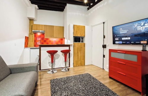 Quartier du Mail Apartment | Montorgueil 1 Bedroom Apartment With Kitchen
