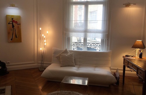 Passy Apartment | Near Olympic Village Beautiful, spacious Haussmann apartment Trocadéro Passy