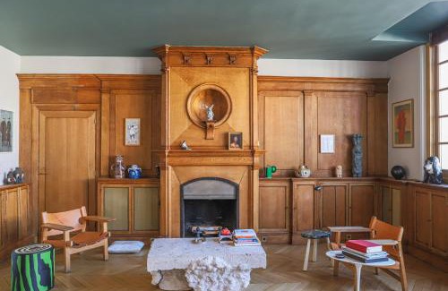 L'Europe Apartment | Parc Monceau Artist's Atelier