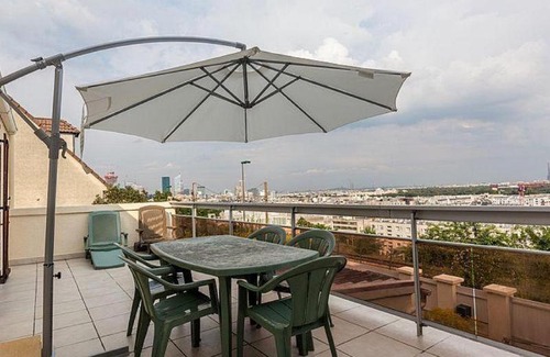 Suresnes House | Paris Bella Vista