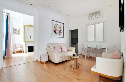 Quartier de la Folie-Mericourt Apartment | Pick A Flat's Apartment in République - Avenue de la République
