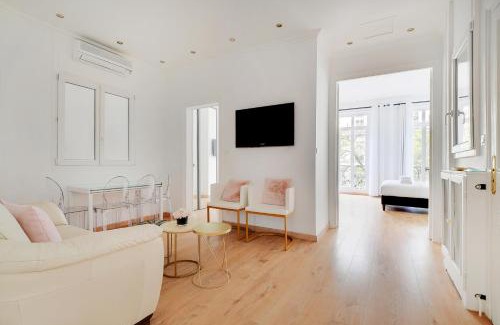 Quartier de la Folie-Mericourt Apartment | Pick A Flat's Apartment in République - Avenue de la République