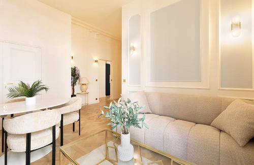9th Arrondissement Apartment | Pick A Flat's Apartments in Opéra- Rue Saint-George