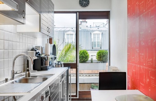 Quartier Saint-Ambroise Apartment | PRIVATE ROOM IN LUXURY APARTMENT IN PARIS