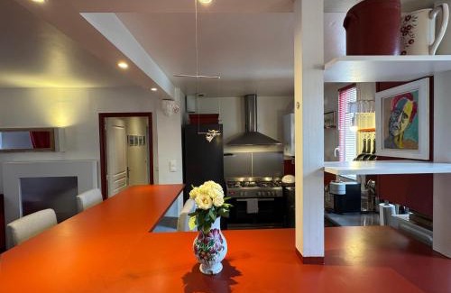 15th Arrondissement Apartment | Red Flat Paris
