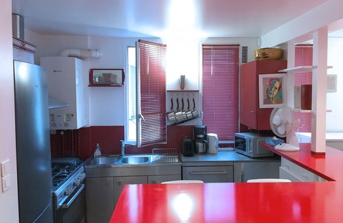 15th Arrondissement Apartment | Red Flat Paris, Superior Apartment with Sauna