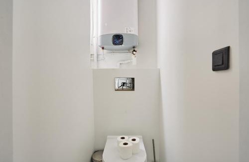 Saint-Merri Apartment | Residence beaubourg by Studio prestige