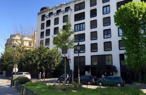Porte-Dauphine Apartment | Romantic Garden view near Champs-Elysées
