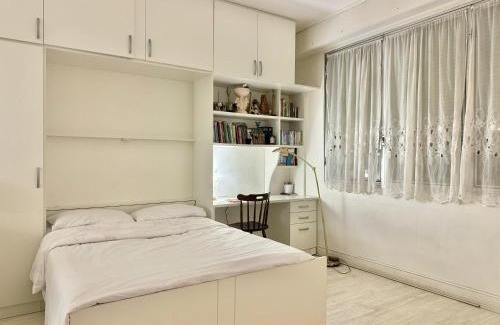 Auteuil Apartment | Small Cosy Studio in Paris