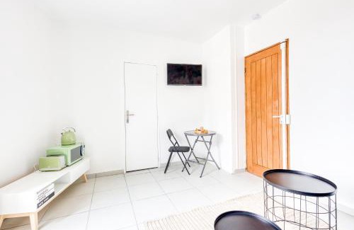 Plaisance House | Studio à 30s du RER E,Paris en 20 min