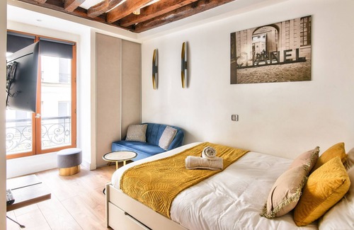 Arts-et-Metiers Apartment | Studio Paris Centre near Montorgueil