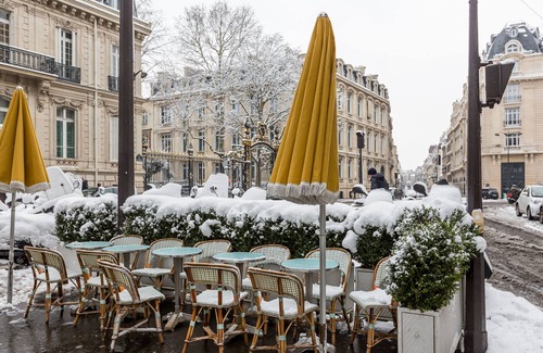 L'Europe Apartment | Style near Parc Monceau, by Veeve